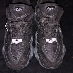 9060 Triple Black Men's Size 10