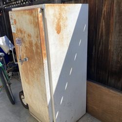 Kegerator Antique FREE Gets Cold In Minutes 