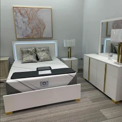 Bedroom set. Ask for price.