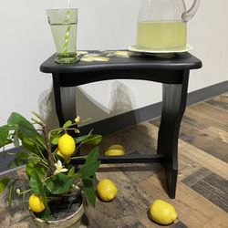 Black Bench With Lemons