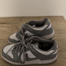 Nike dunks size 5