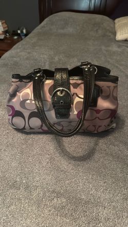 Coach nylon and patent multi color  leather good 👍🏻