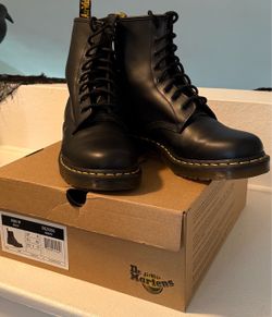 Dr. Martens 1460 Smooth Black Leather  Boots- Women’s size 10