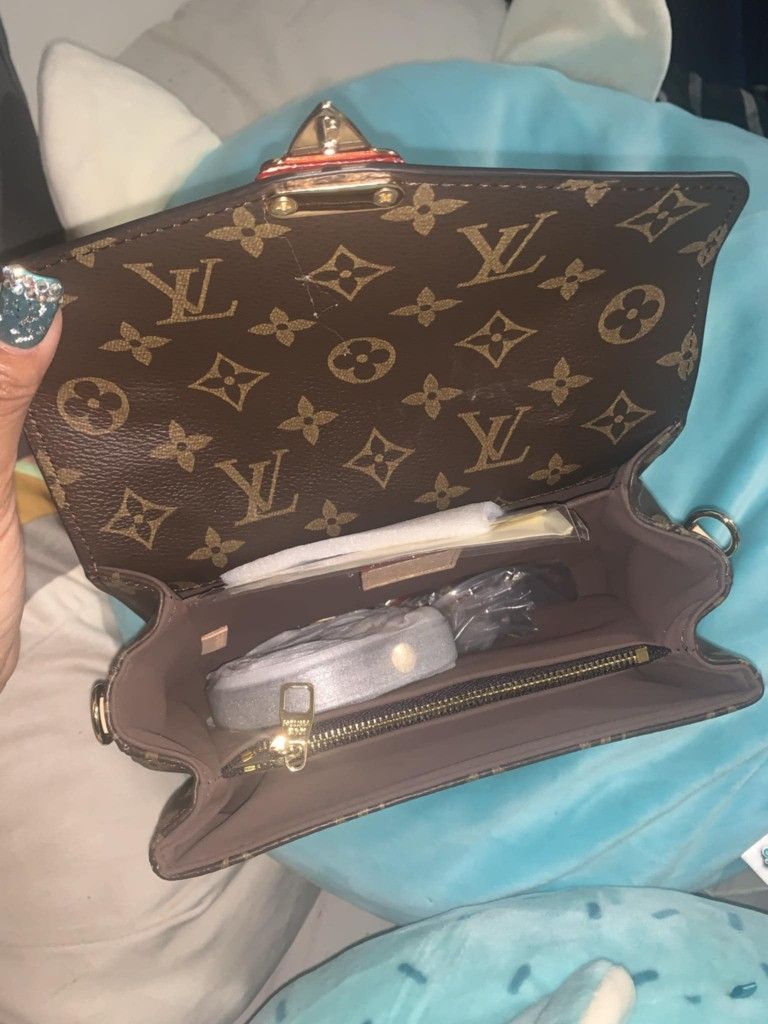πΌ Louis Vuitton Handbag - BRAND NEW - $2,500 πΌ