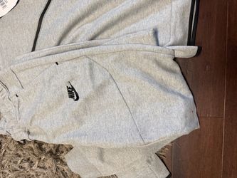 Grey nike fleece sweatsuit