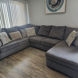 Sectional Couch With Chaise,  Gray
