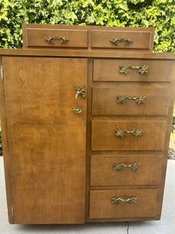 Vintage Chest of Drawers/Armoire/Gentlemans Dresser