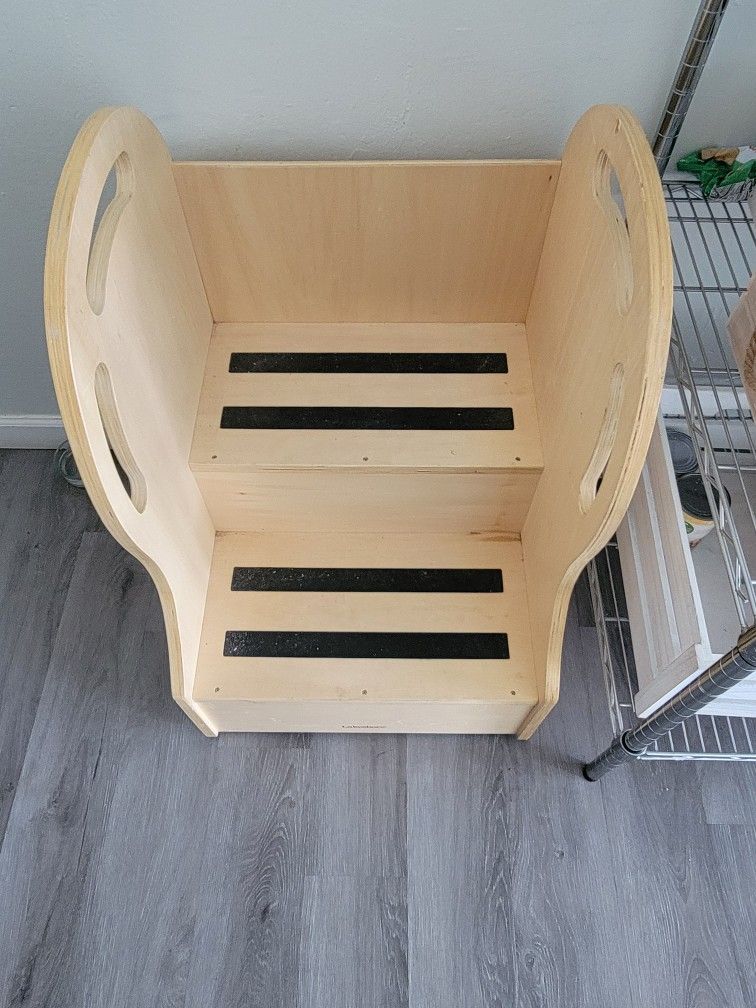 Lakeshore Easy Climb Step Stool