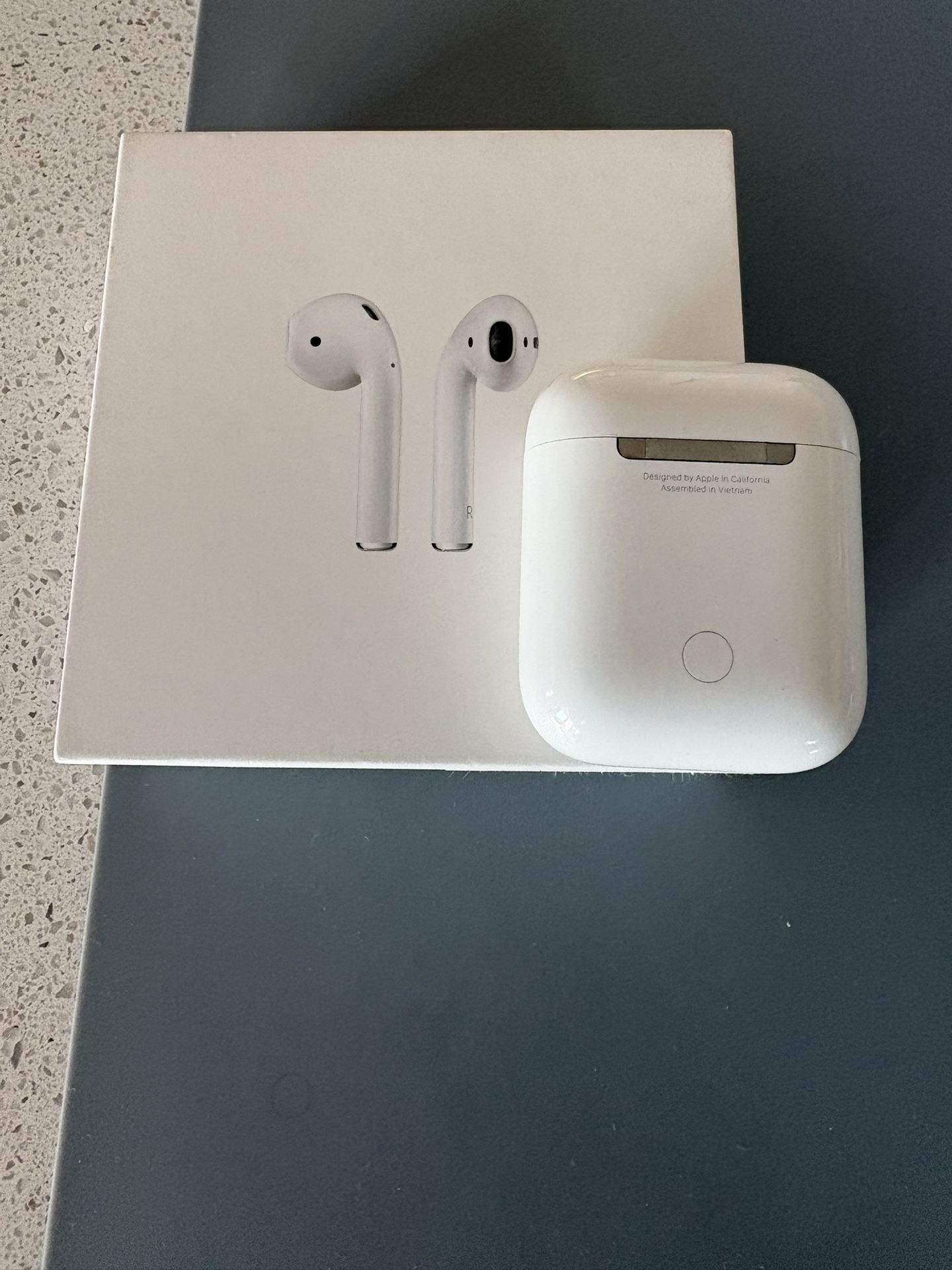 Apple Airpods Gen1/2 Fully Functional Shipping available