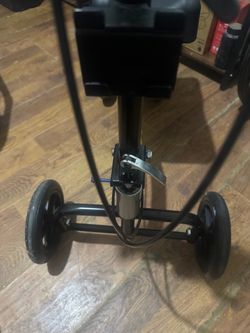 Broken foot walker