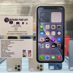 Unlocked White iPhone XR 64gb