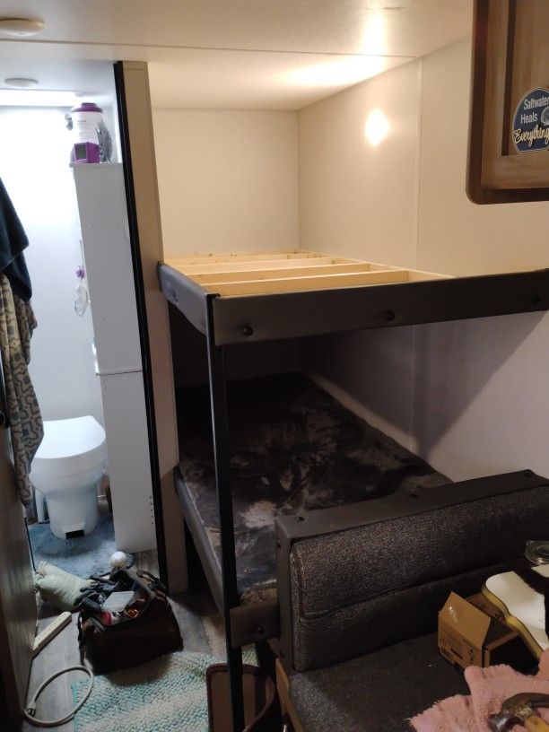 Bunk bed Frame And Mattresses