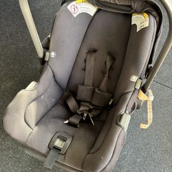 Nuna Pipa Car Sear With base, Not Expired!