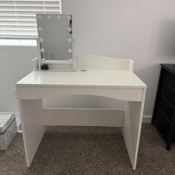 white desk/ vanity with mirror
