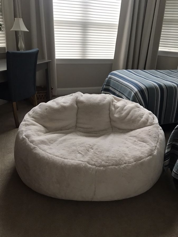 Pottery Barn Teen 45” Ivory Polar Bear Faux Fur Cloud Couch. Like new!!