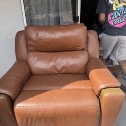 Brown Recliner Chair – Priced to Sell