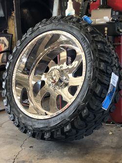 24x12 American force wheels on 37135024 XComp tires