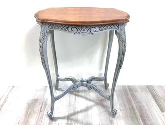 Carved Wood side table/ Accent Table🛋️ Available