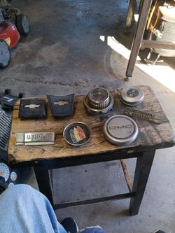 Gm horn buttons and badges