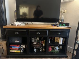 Entertainment center
