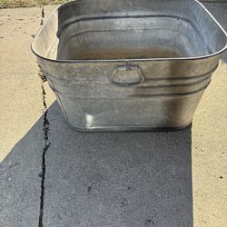 Antique galvanized wash tub