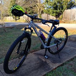 Like New, Marin Bobcat Trail Tree Mountain Bike, 29" 24-speed, Size M, Fully Equipped. Frame 15"
