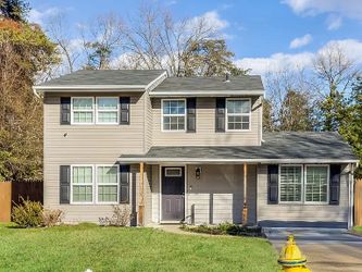 LOVELY SINGLE PROPERTY AVAILABLE NOW!!!