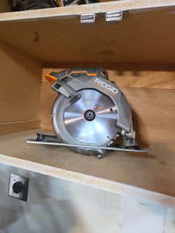 Ridgid cordless circular saw.
