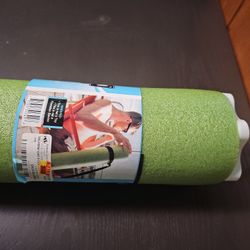 Keep Cold And Holds 6 Cans For The Beach