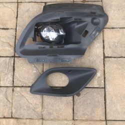 Mercedes Sprinter Front Right Fog Light Assembly 3 Pices