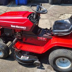 Excellent Condition! Yard Machines 13HP 42" Inch Riding Lawnmower!