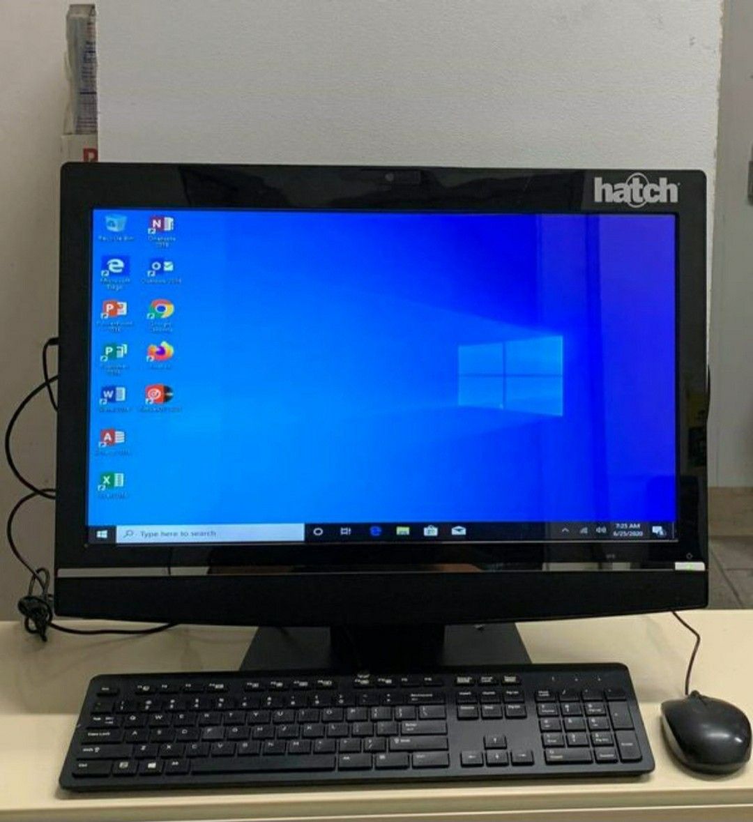 Desktop computer in very. Good condition Touch screen