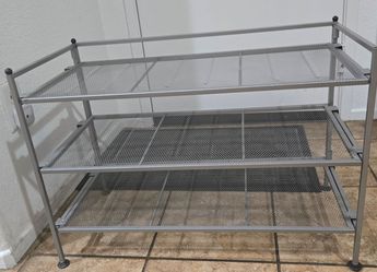Metal Shoe Rack – Sturdy, Space-Saving & Great Condition