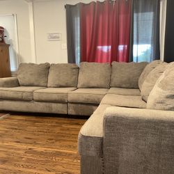Beautiful 3-Piece Taupe Sectional Sofa w/ FREE Delivery & Setup!