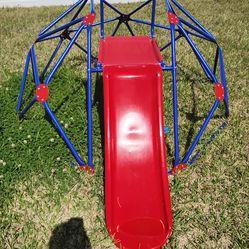 Kids dome with slide
