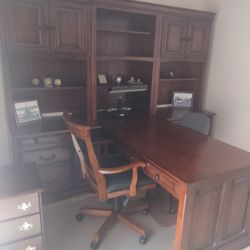 Executive Double-sided Desk With 2 Book Cases