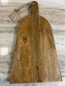 NWT cutting board. 20 x12 x 0.75 inches.