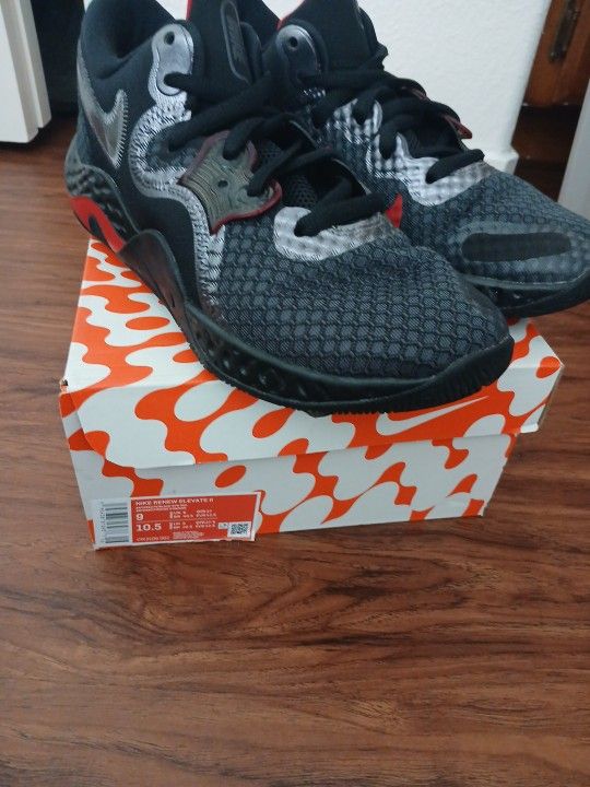 Nike Basketball Shoes Size 9
