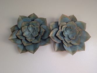 Metal flowers, wall decor