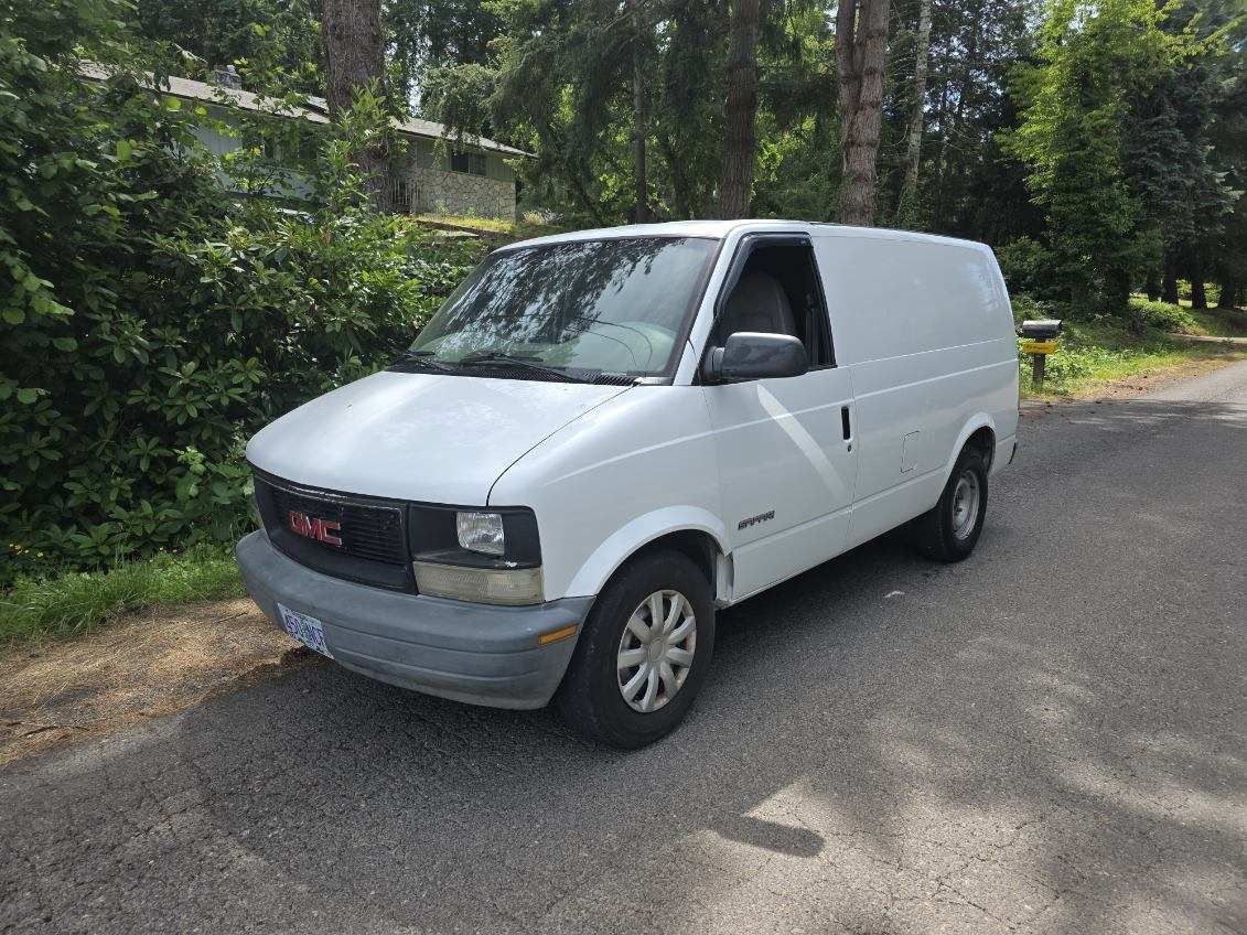 2002 GMC Safari Cargo