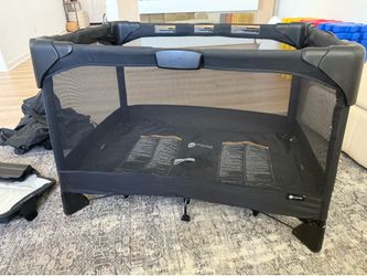 4 moms pack and play