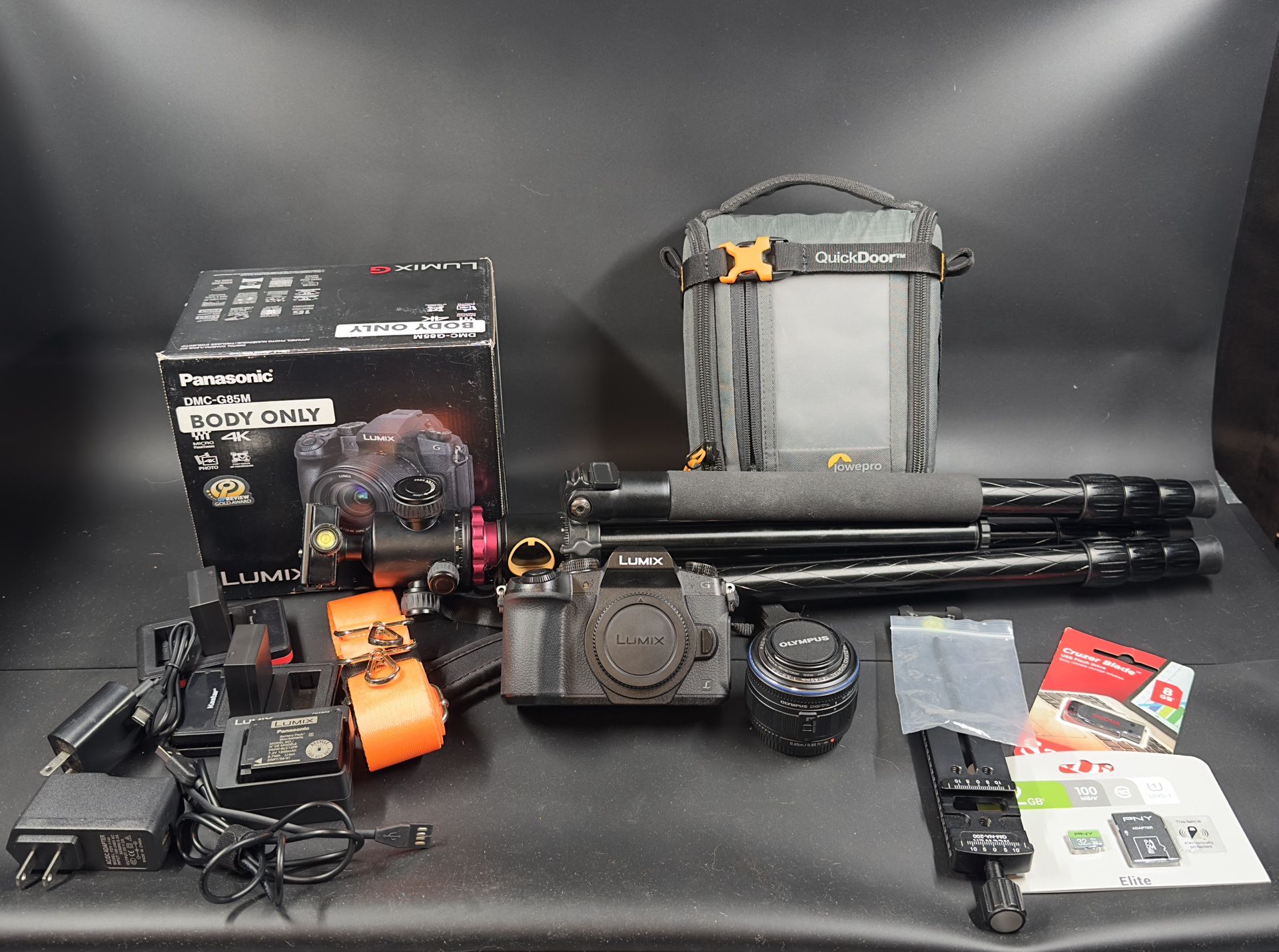 Panasonic LUMIX G85 4K Digital Mirrorless Camera 16MP w/ olympus 14-42mm lens & lots of extras