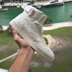 Louis Vuitton Monogram Sneaker Sz 7.5 Lv 9.5 US