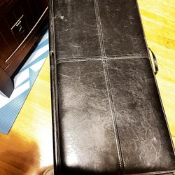 Ottoman With 4 Matching Chairs 