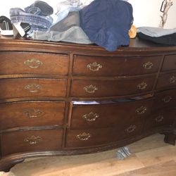 Lexington Mahogany Palmer Home Collection Dresser 