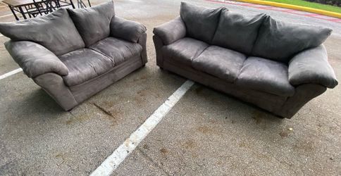 Gray 2 piece couch