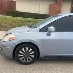 Parts Car Nissan Versa 