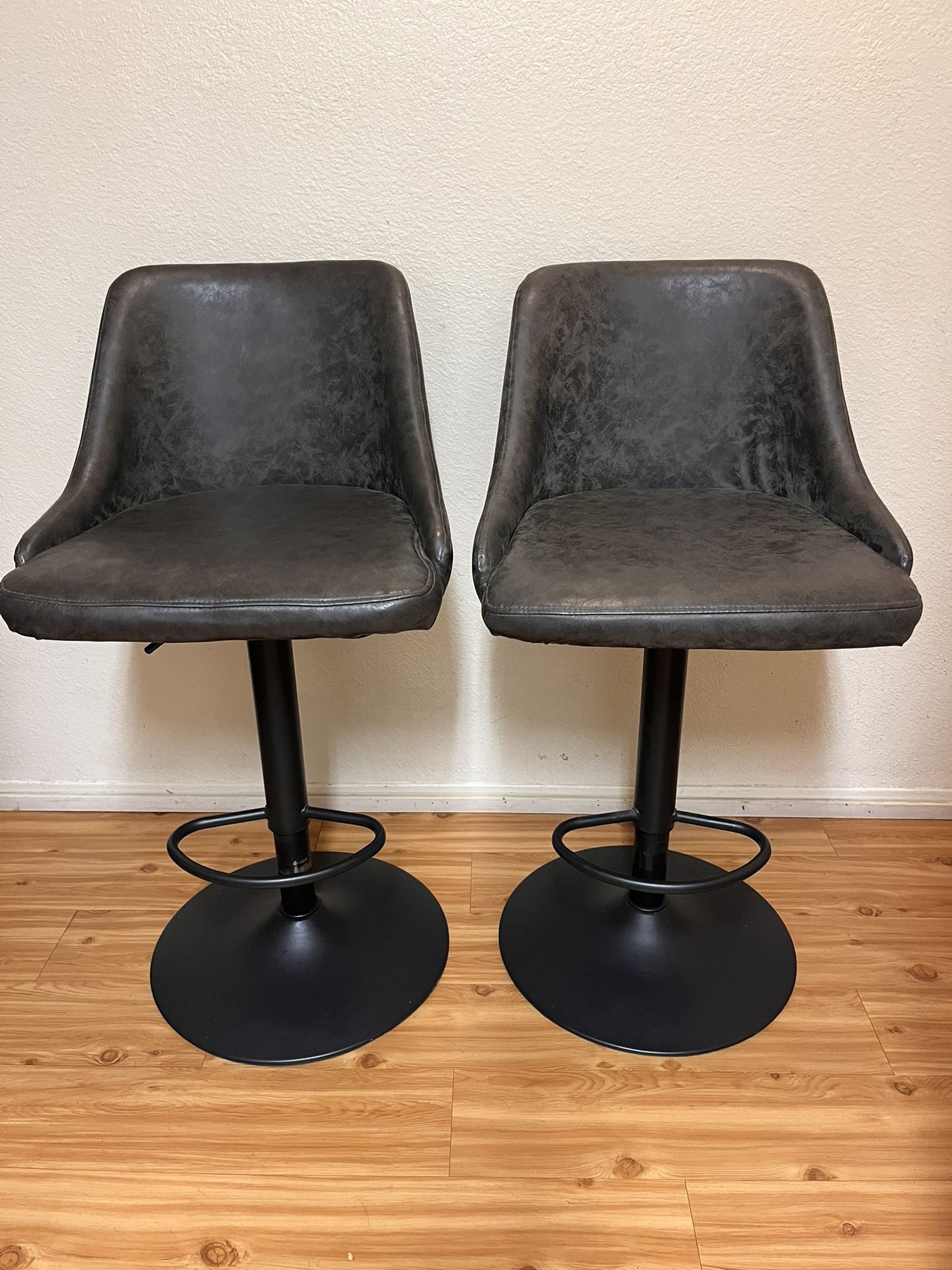Bar And Counter Leather Stools In Grey