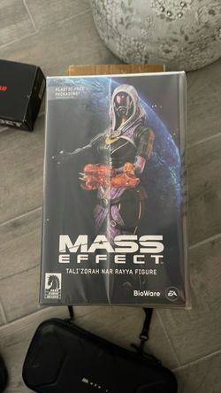 Mass effect collectable figure