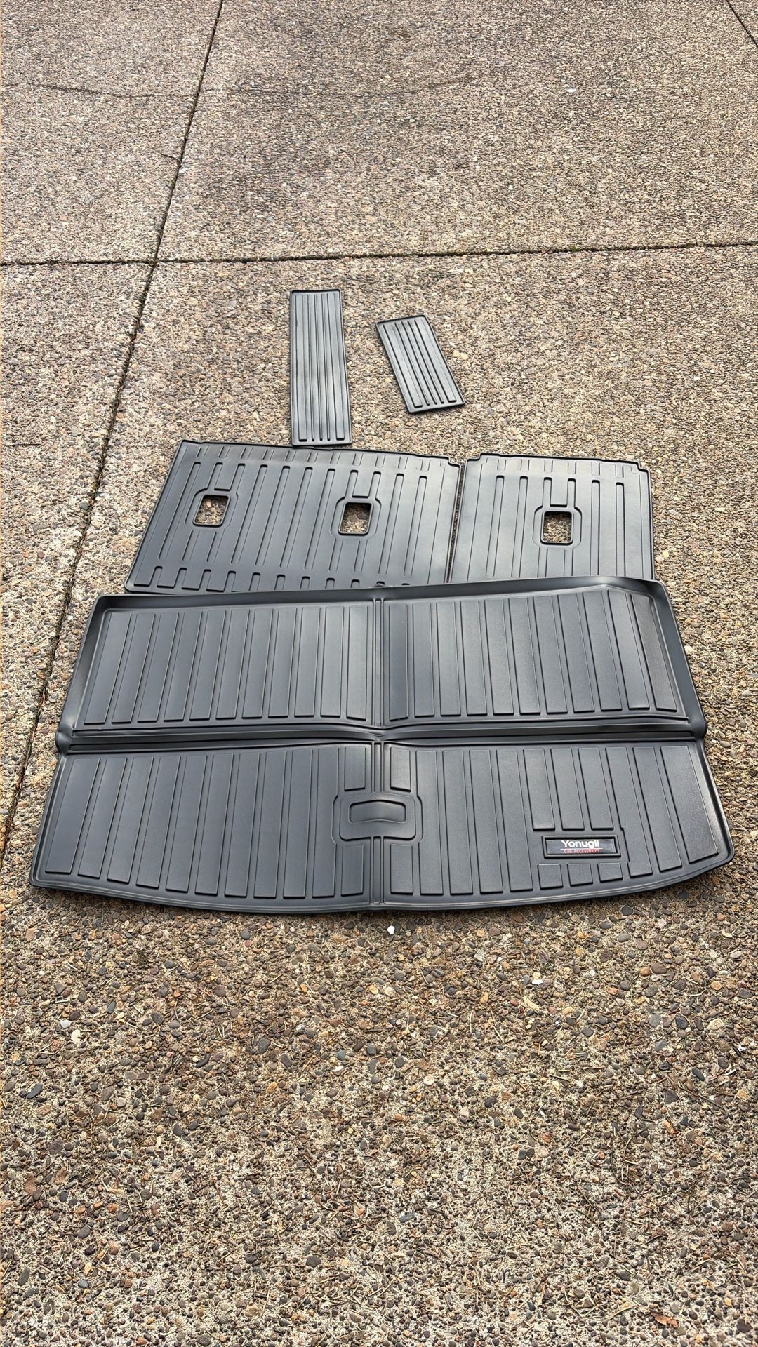 18-24 Expedition Cargo Mat